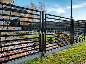 Ogrodzenie palisadowe stalowe - zdjęcie od PLOTBUD Ogrodzenia