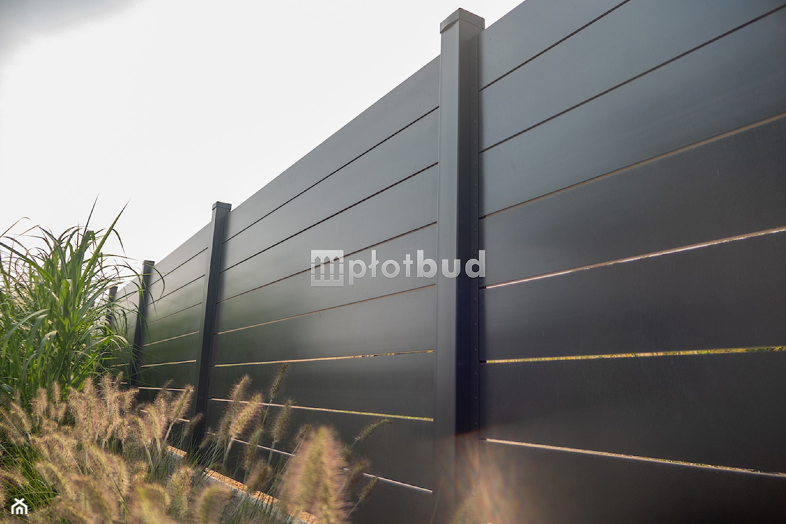 Ogrodzenie aluminiowe - zdjęcie od PLOTBUD Ogrodzenia - Homebook