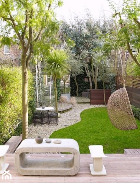 small garden - Duży z kamienną podłogą z huśtawką taras z tyłu domu - zdjęcie od Marzena - Homebook
