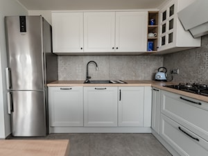 Metamorfoza wnętrz w domu jednorodzinnym( kuchnia, salon, przedpokój, łazienka) - Kuchnia - zdjęcie od Active Design