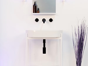 Konsola łazienkowa Stelaż pod umywalkę Czarna konsola umywalkowa OVAL INVERTO 60 - zdjęcie od LadneBoProste