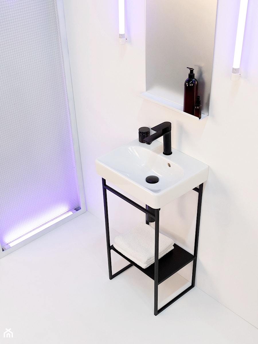 Konsola łazienkowa Stelaż pod umywalkę Czarna konsola umywalkowa MOLO 45 - zdjęcie od LadneBoProste