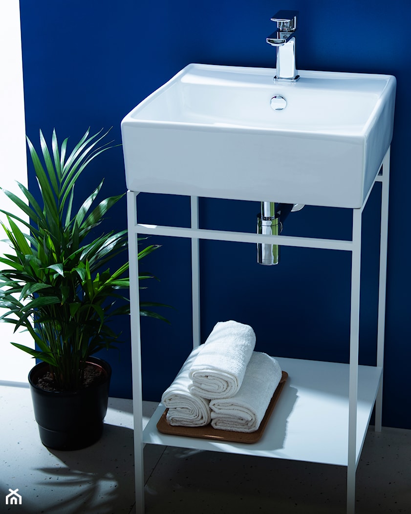 Konsola łazienkowa Stelaż pod umywalkę kwadratową 46×46 Biała konsola umywalkowa PYLON - zdjęcie od LadneBoProste - Homebook