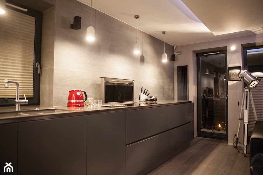 Motocyklowy apartament - Kuchnia, styl minimalistyczny - zdjęcie od pinczynska-papp