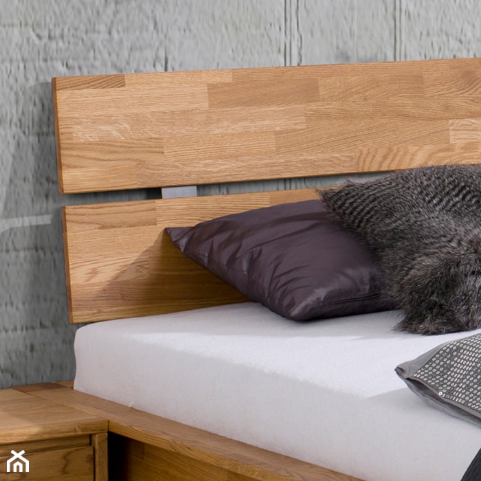 Dębowe łóżko z zagłówkiem Solid - zdjęcie od Soolido - Homebook