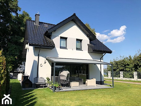 Aranżacje wnętrz - Taras: La Pergoletta Sun & Shadow | Pergola Lantana - LaPergoletta. Przeglądaj, dodawaj i zapisuj najlepsze zdjęcia, pomysły i inspiracje designerskie. W bazie mamy już prawie milion fotografii!