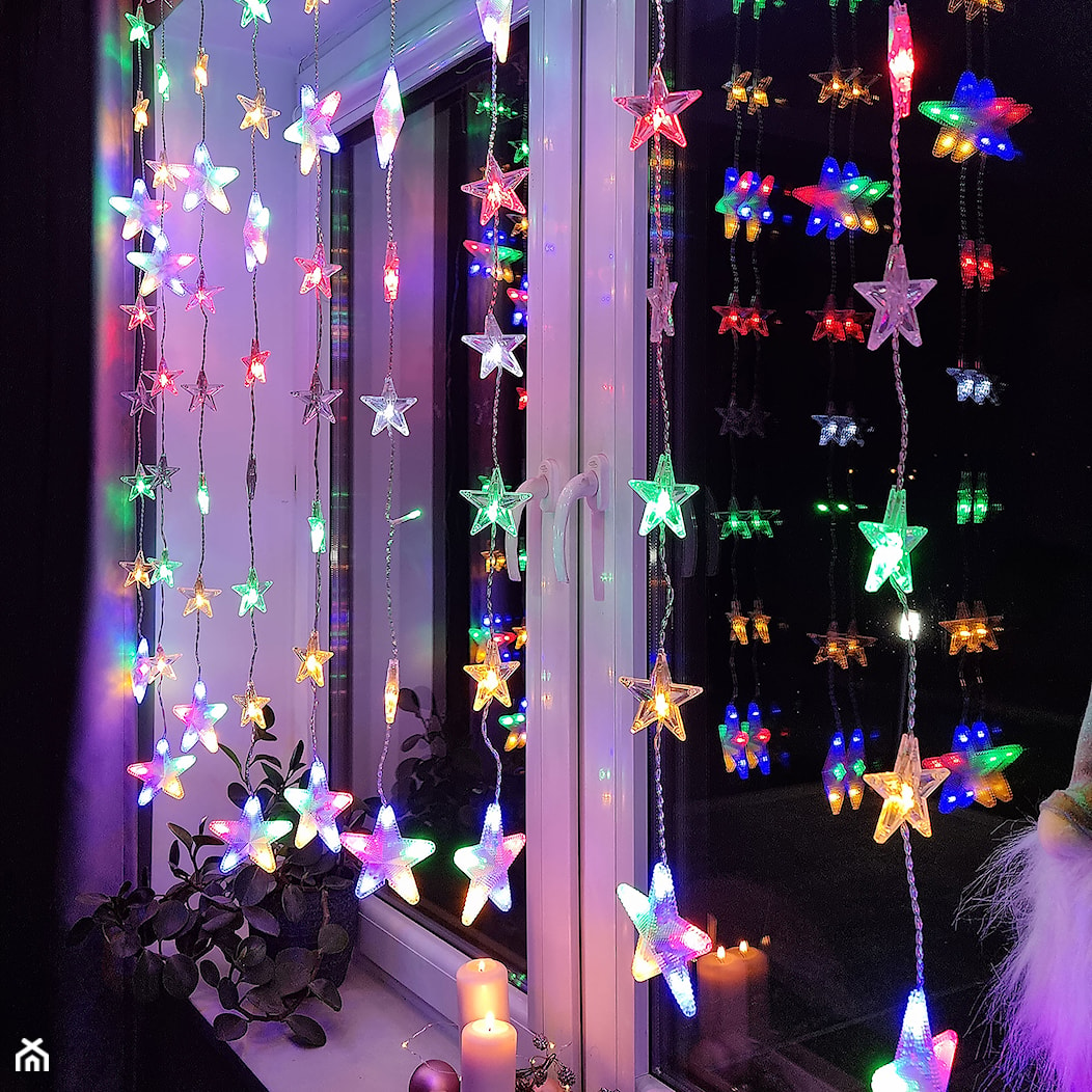 Światełka w multikolorze - gwiazdki kurtyna świetlna - zdjęcie od shoperly - Homebook