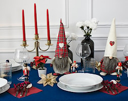 Świąteczny stół w niebiesko-czerwonych odcieniach - zdjęcie od shoperly - Homebook