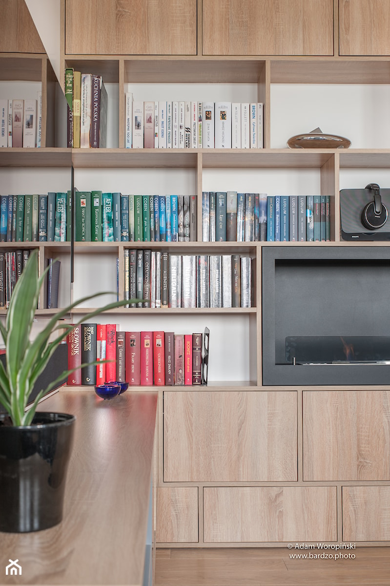 Mieszkanie pasjonatów dobrej literatury w Otwocku - Salon, styl nowoczesny - zdjęcie od RED design