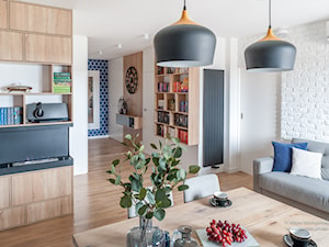 Mieszkanie pasjonatów dobrej literatury w Otwocku - Salon, styl nowoczesny - zdjęcie od RED design