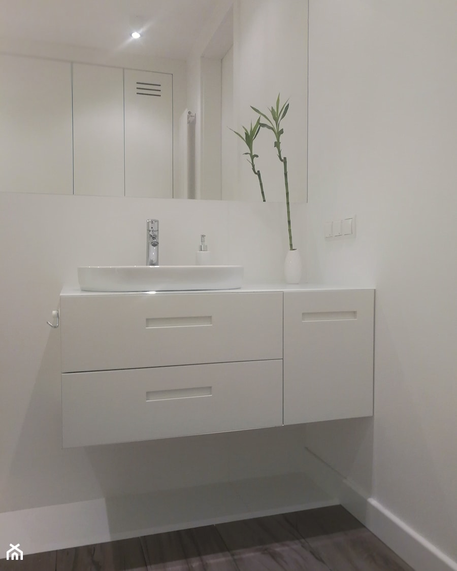 Minimalistyczna łazienka - Łazienka, styl minimalistyczny - zdjęcie od RED design