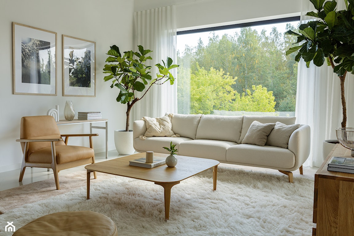 beżowa sofa w stylu skandynawskim