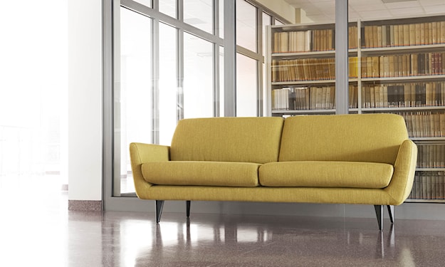 żółta sofa 