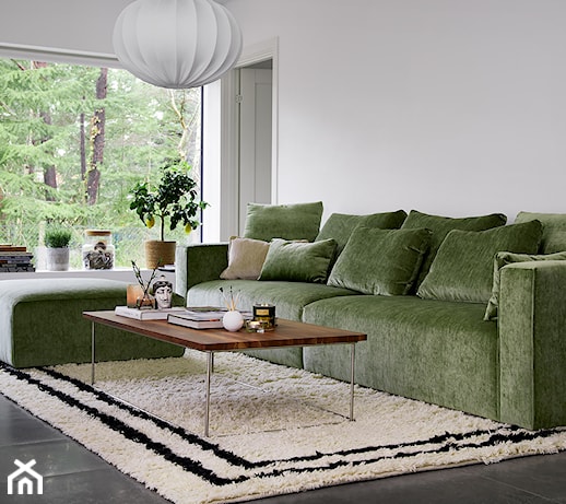 Marzy Ci się sofa w kolorze zieleni? Oto 5 pomysłów na aranżację salonu z zielonymi meblami