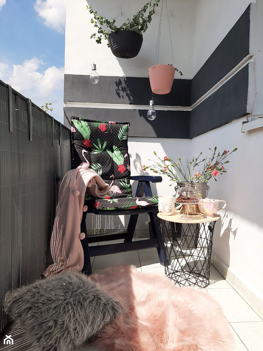 Balkon Pani Agi - Mały z donicami na kwiaty taras z tyłu domu, styl nowoczesny - zdjęcie od Inspiracje użytkowników