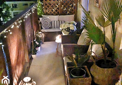 Balkon Pani Elwiry - Mały z meblami ogrodowymi z donicami na kwiaty taras rustykalny z tyłu domu, styl nowoczesny - zdjęcie od Inspiracje użytkowników
