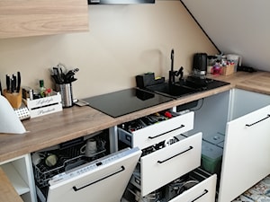 Kuchnia "od kuchni" na poddaszu - Kuchnia, styl nowoczesny - zdjęcie od Sylwia Jedrysek-Slonina