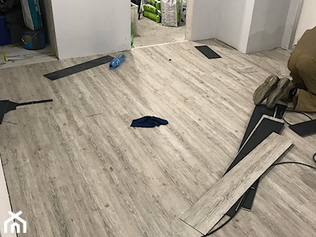 Aranżacje wnętrz - Hol / Przedpokój: Podłoga winylowa LVT (Luxury Vinyl Tiles) - Hol / przedpokój, styl skandynawski - Prestige Floor. Przeglądaj, dodawaj i zapisuj najlepsze zdjęcia, pomysły i inspiracje designerskie. W bazie mamy już prawie milion fotografii!