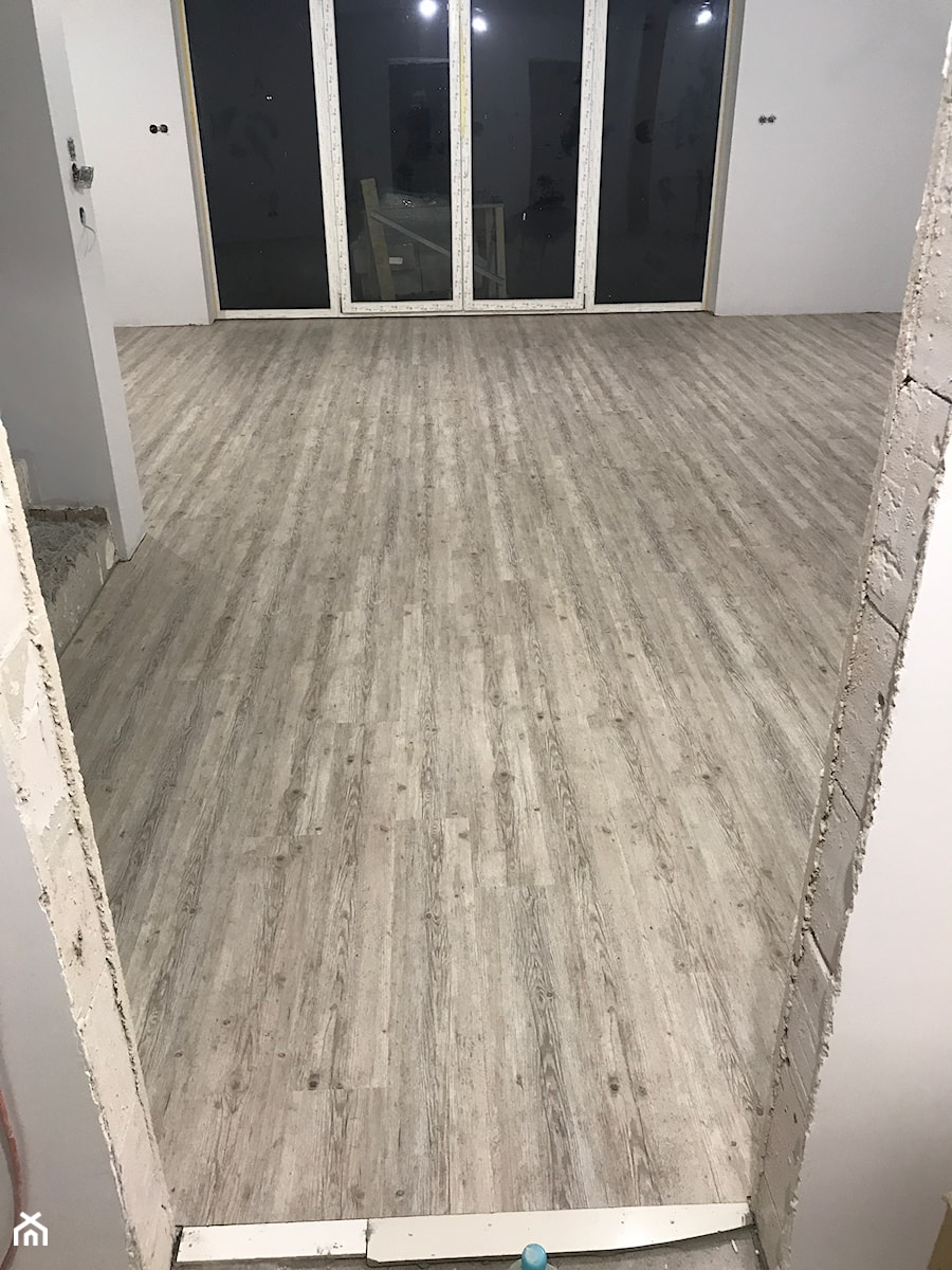 Podłoga winylowa LVT (Luxury Vinyl Tiles) - Salon, styl skandynawski - zdjęcie od Prestige Floor