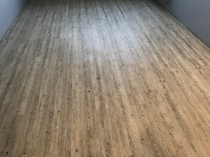 Podłoga winylowa LVT (Luxury Vinyl Tiles) - Biuro, styl skandynawski - zdjęcie od Prestige Floor