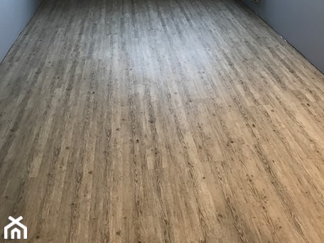 Aranżacje wnętrz - Biuro: Podłoga winylowa LVT (Luxury Vinyl Tiles) - Biuro, styl skandynawski - Prestige Floor. Przeglądaj, dodawaj i zapisuj najlepsze zdjęcia, pomysły i inspiracje designerskie. W bazie mamy już prawie milion fotografii!