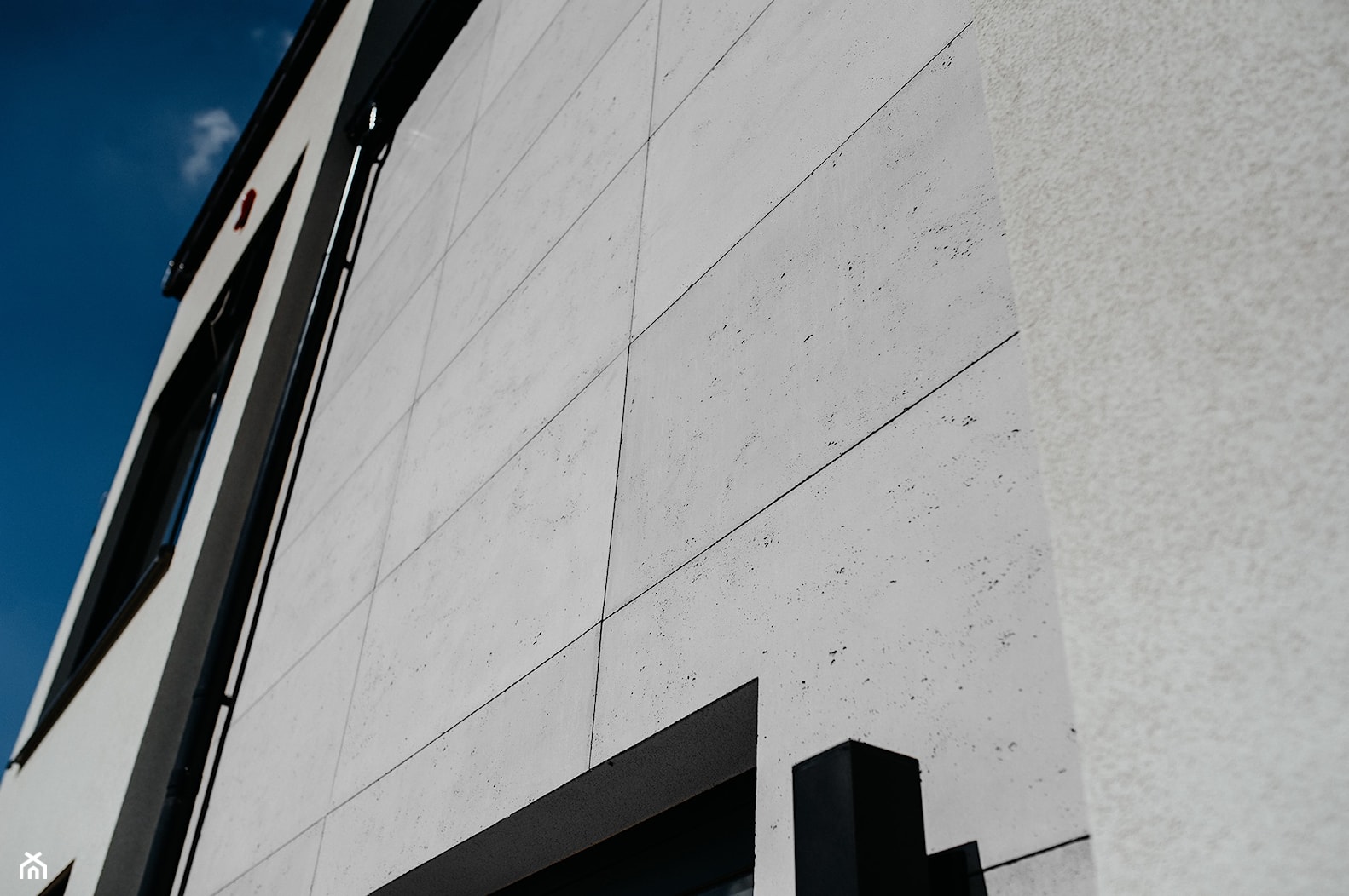 Elewacyjna płyta betonowa ultralekka - beton architektoniczny - WENEVE.COM - zdjęcie od WENEVE.COM | Beton architektoniczny | Donice betonowe | Sklep online | Showroom Rzeszów - Homebook