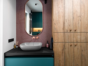 Łazienka pełna kontrastowych barw | UNDERWOOD MEBLE POZNAŃ - zdjęcie od UNDERWOOD Meble