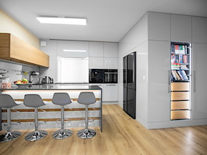 Funkcjonalna i innowacyjna przestrzeń kuchenna - zdjęcie od UNDERWOOD Meble