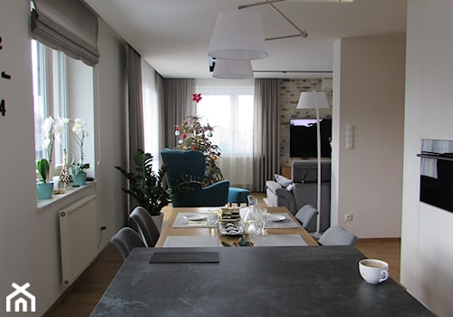 MIESZKANIE NA 5 - Mała biała jadalnia w salonie w kuchni, styl nowoczesny - zdjęcie od 4DSGN ARCHITEKTURA WNĘTRZ