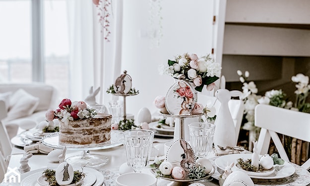 romantyczny stół wielkanocny w bieli