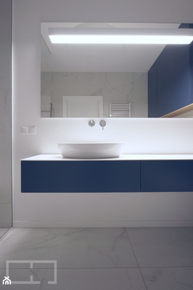 REALIZACJA projektu łazienki - Łazienka, styl minimalistyczny - zdjęcie od EFEKT DOMINA Projektowanie Wnętrz