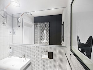 Mała łazienka - biało czarna klasyka, płytki z geometrycznym wzorem - 2,9 mkw! - zdjęcie od PROJEKT express