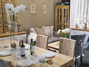 Pokój dzienny wraz z jadalnią z meblami z litego drewna - zdjęcie od Cudne Meble