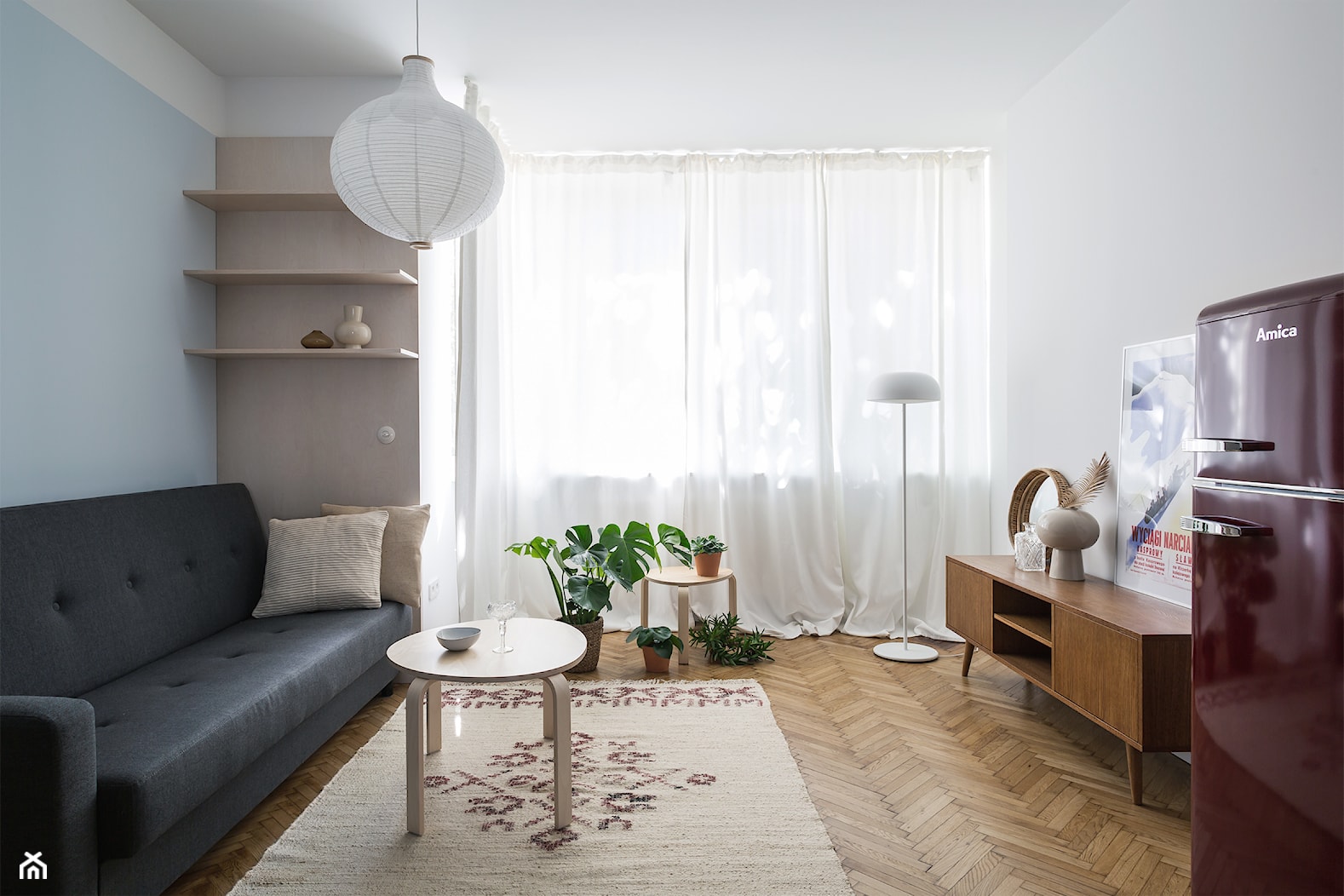 Krupówki - mieszkanie w przedwojennej kamienicy - Salon, styl minimalistyczny - zdjęcie od agatapop_projekty - Homebook