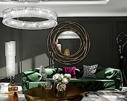 Welurowa kanapa z poduszkami lustrem na ścianie - zdjęcie od Milchina Design - Homebook