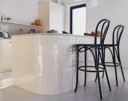 Eklektyczny dom realizacja 2021 - Kuchnia, styl glamour - zdjęcie od PT8 INTERIOR DESIGN Magdalena Lech Biuro projektowania wnętrz - Homebook