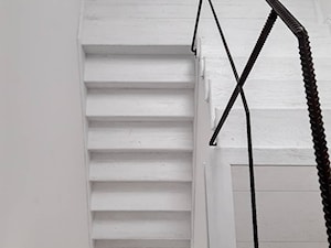 Eklektyczny dom realizacja 2021 - Schody, styl minimalistyczny - zdjęcie od PT8 INTERIOR DESIGN Magdalena Lech Biuro projektowania wnętrz