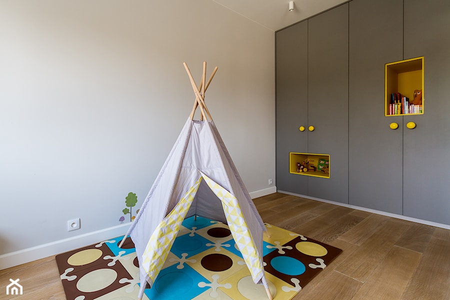 Zabudowa na wymiar w pokoju dziecięcym - zdjęcie od HouseStudio | projektowanie wnętrz | home staging