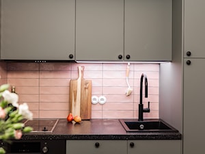Aneks kuchenny z wyspą - zdjęcie od HouseStudio | projektowanie wnętrz | home staging