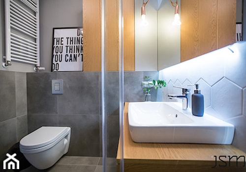 Mała łazienka - Mała bez okna z dwoma umywalkami łazienka, styl nowoczesny - zdjęcie od JSM Architektura Wnętrz