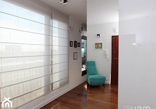 Apartament w Warszawie - Średni biały hol / przedpokój, styl nowoczesny - zdjęcie od JSM Architektura Wnętrz