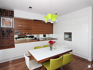 Apartament w Warszawie - Średnia biała jadalnia w kuchni, styl nowoczesny - zdjęcie od JSM Architektura Wnętrz