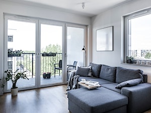 Mieszkanie w Poznaniu 02 - Mały beżowy salon, styl minimalistyczny - zdjęcie od JSM Architektura Wnętrz