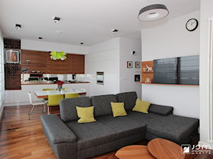 Apartament w Warszawie - Mały biały salon z kuchnią z jadalnią, styl nowoczesny - zdjęcie od JSM Architektura Wnętrz