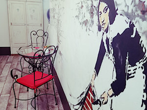 Salon fryzjerski Vintage ze sprzątaczka Banksy - zdjęcie od Monika Design Monika Ruta-Zygiel