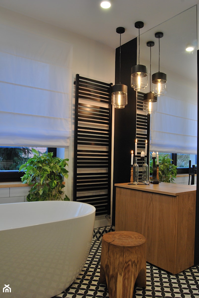 łazienka z prysznicem i wanną wolnostojącą - zdjęcie od Studio Projektowe Łowicz