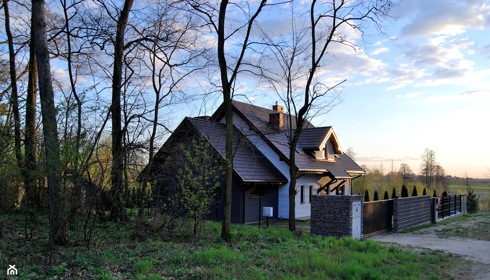 ogrodzenie dom pod lasem, gabiony - zdjęcie od Studio Projektowe Łowicz - Homebook