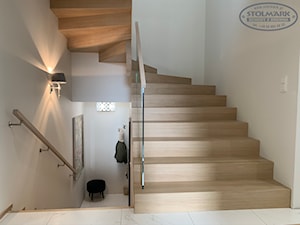 schody dywanowe dębowe - zdjęcie od Stolmark
