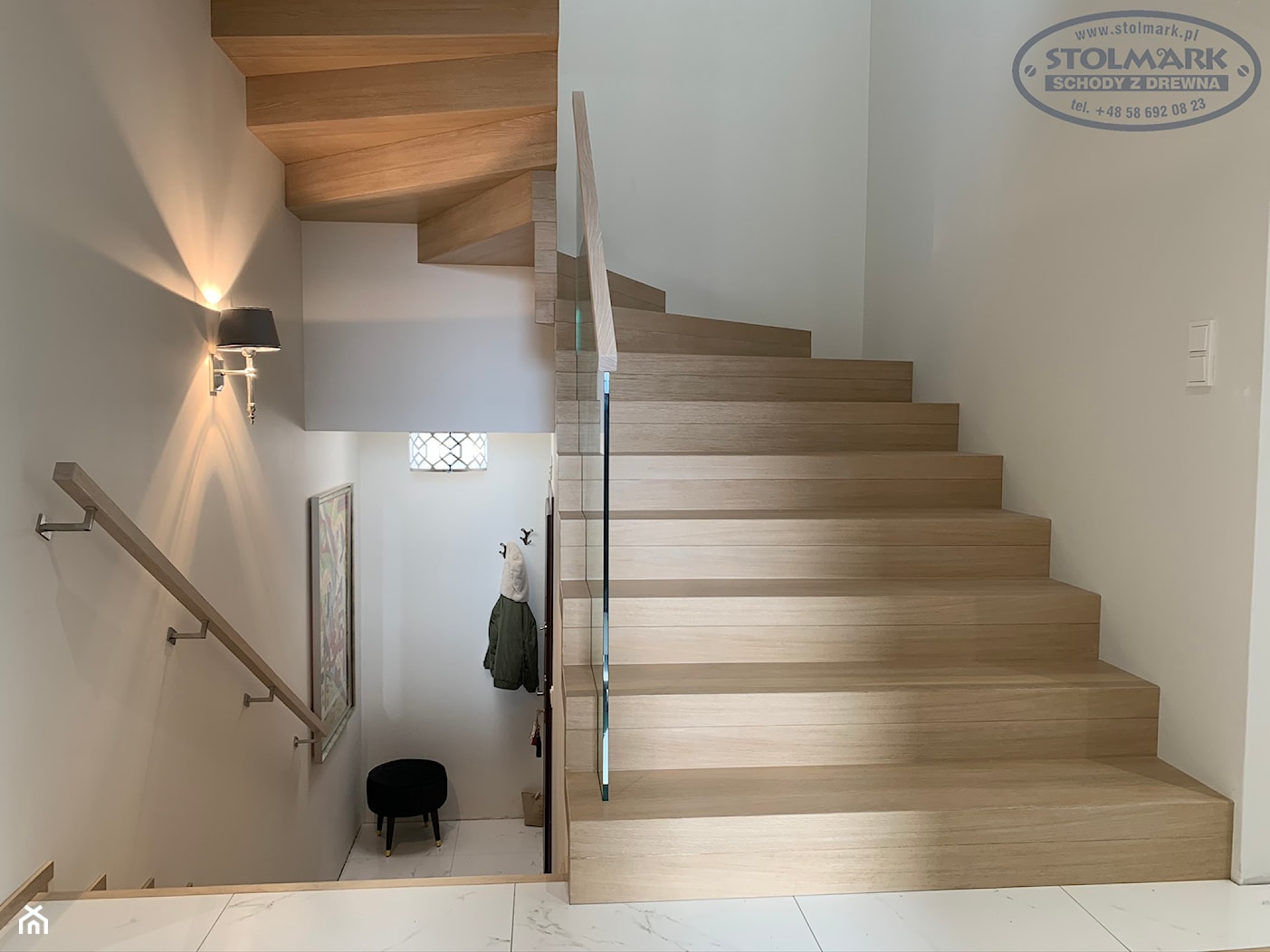 schody dywanowe dębowe - zdjęcie od Stolmark - Homebook