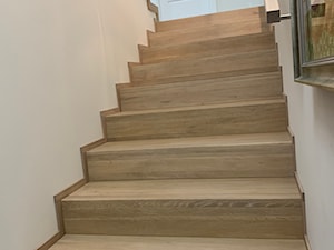 dębowe schody na beton - zdjęcie od Stolmark